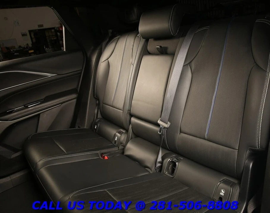 2024 Cadillac Lyriq - Image 22 of 24