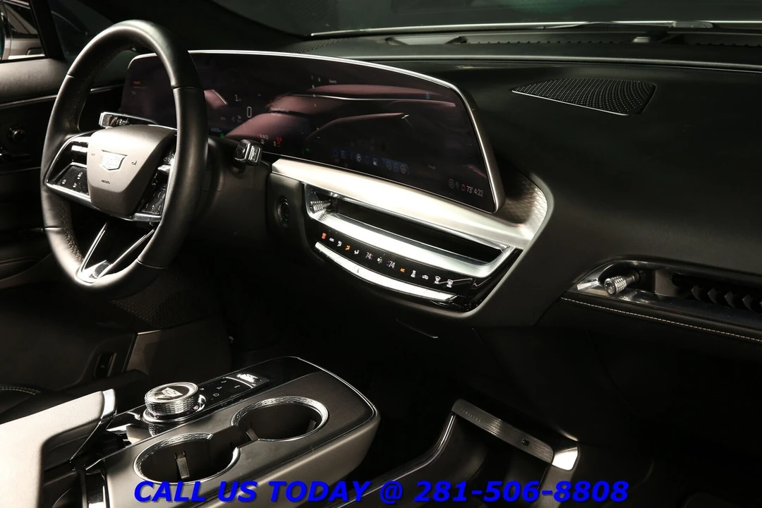 2024 Cadillac Lyriq - Image 19 of 24
