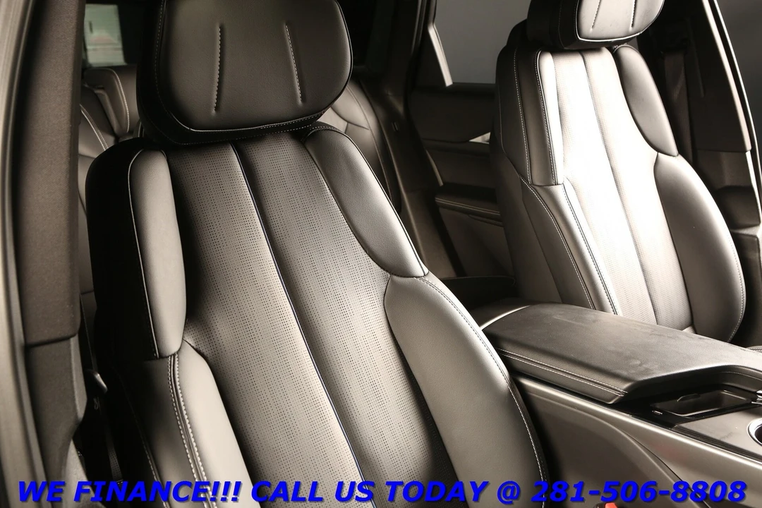2024 Cadillac Lyriq - Image 19 of 21