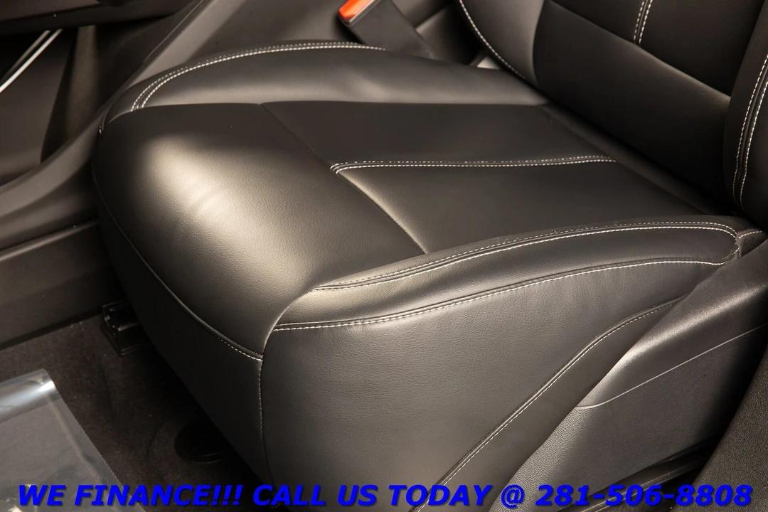 2024 Cadillac Lyriq - Image 13 of 21