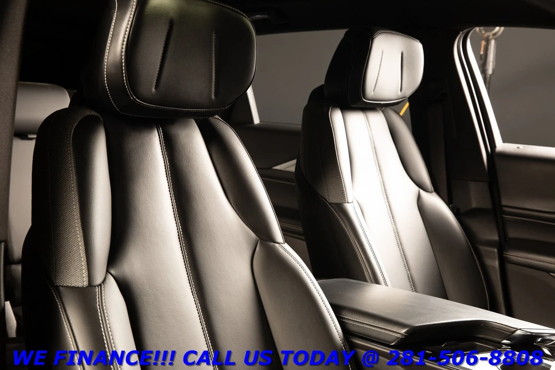 2024 Cadillac Lyriq - Image 19 of 21