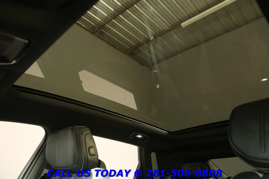 2024 Cadillac Lyriq - Image 12 of 24