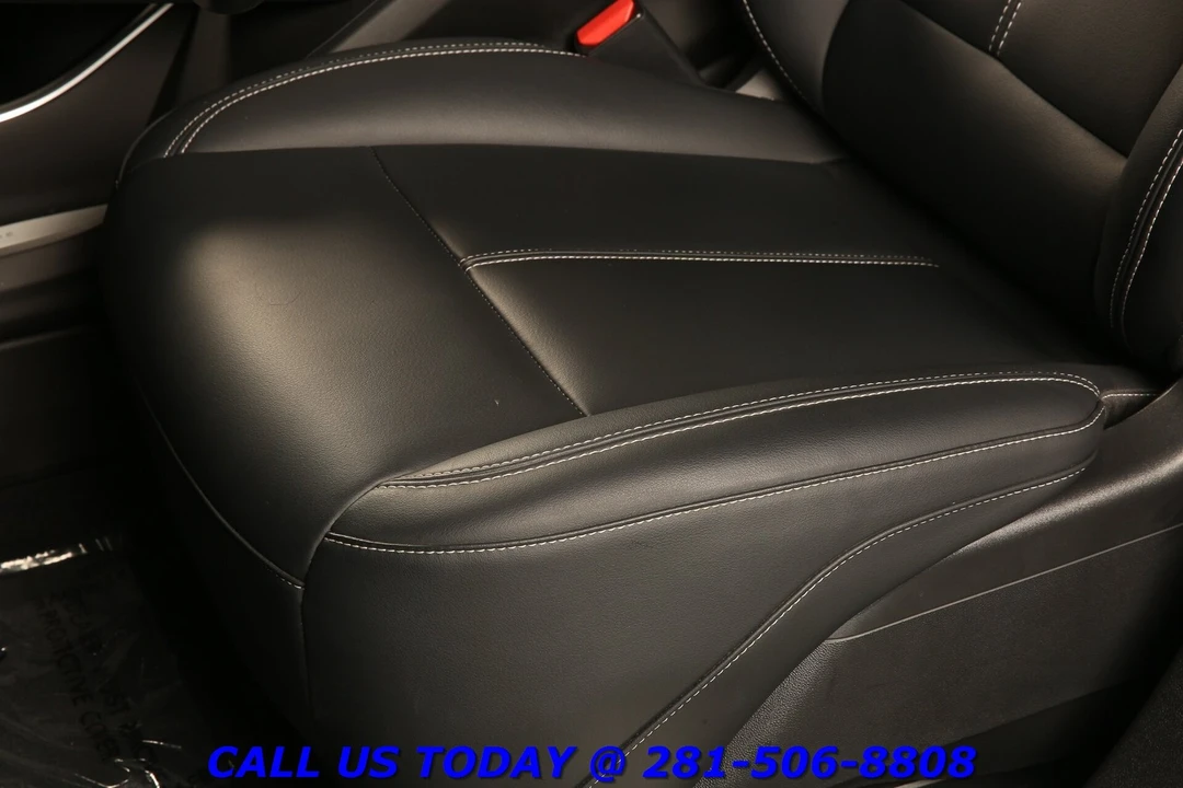 2024 Cadillac Lyriq - Image 14 of 24