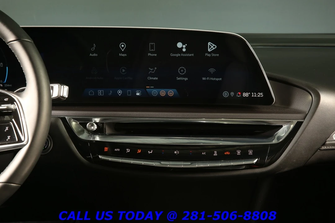 2024 Cadillac Lyriq - Image 18 of 24