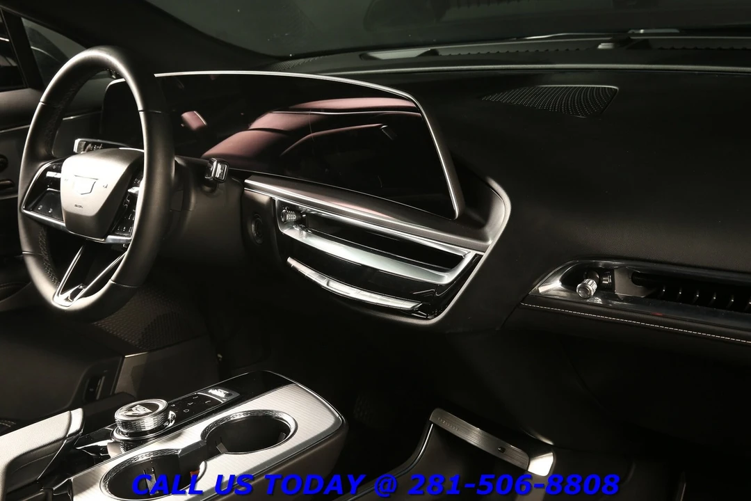2024 Cadillac Lyriq - Image 20 of 24