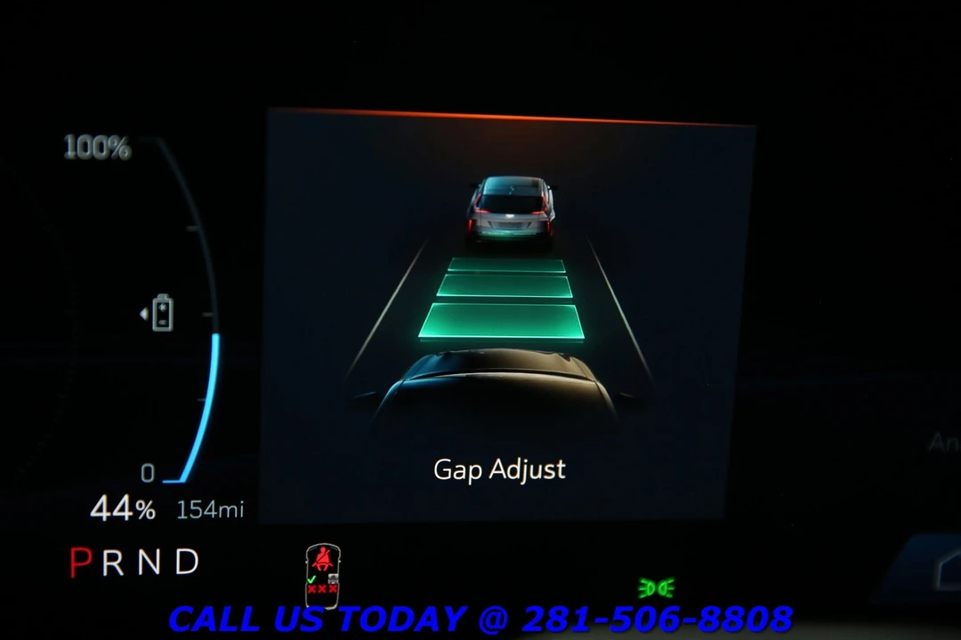 2024 Cadillac Lyriq - Image 17 of 24
