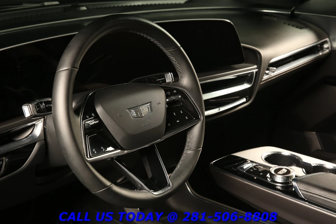 2024 Cadillac Lyriq - Image 11 of 24