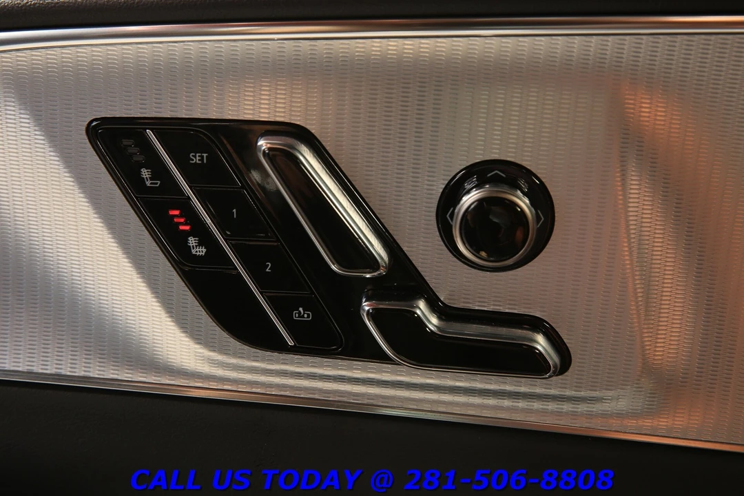 2024 Cadillac Lyriq - Image 10 of 24