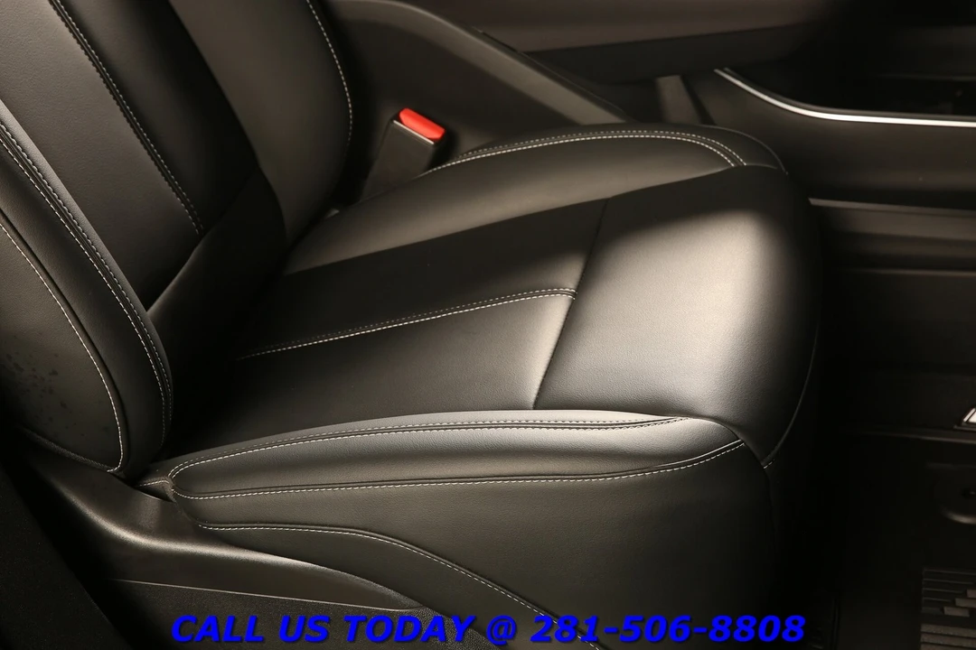 2024 Cadillac Lyriq - Image 22 of 24
