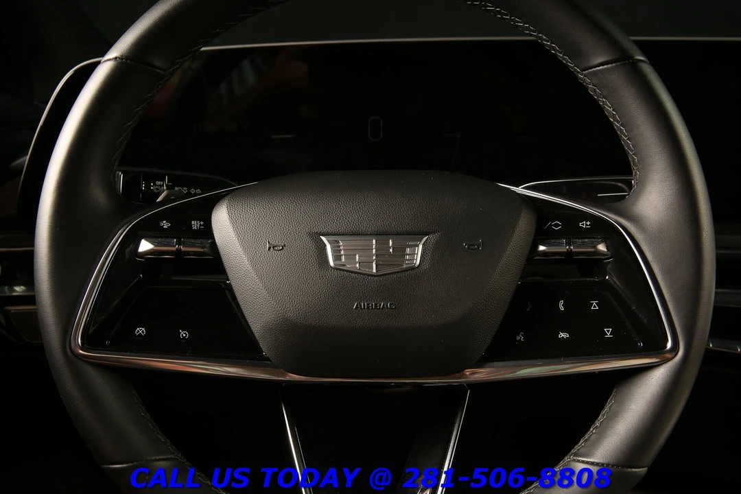 2024 Cadillac Lyriq - Image 15 of 24