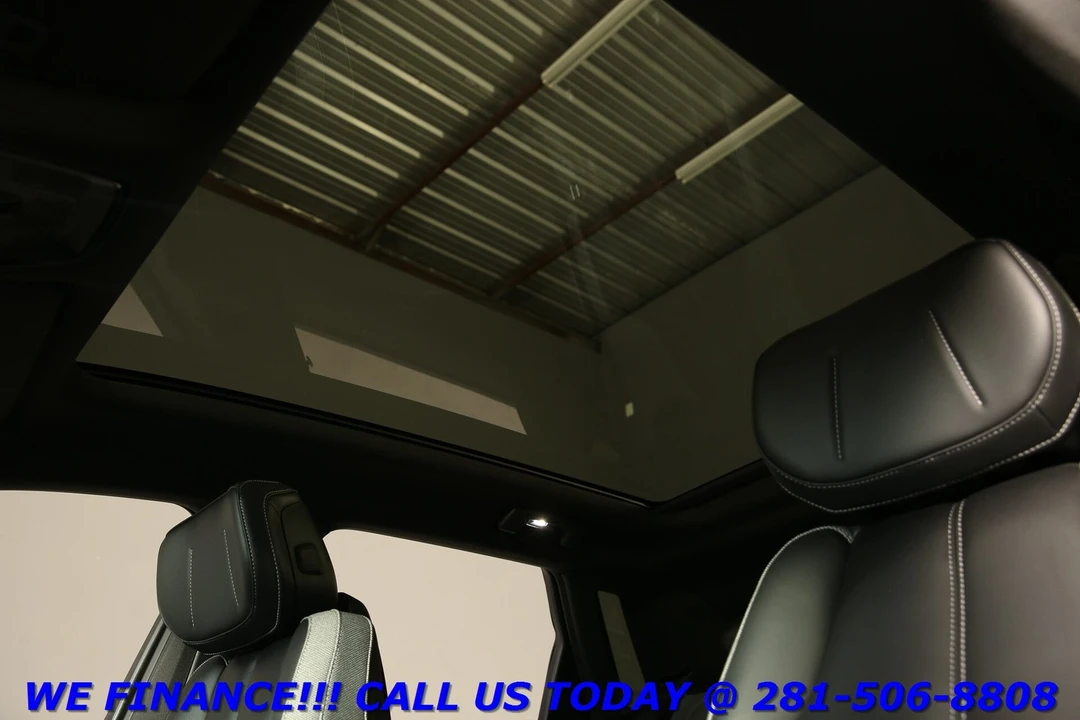 2024 Cadillac Lyriq - Image 12 of 24