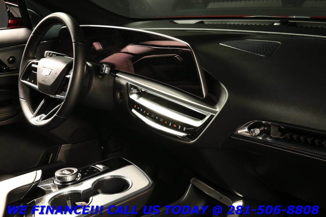 2024 Cadillac Lyriq - Image 20 of 24