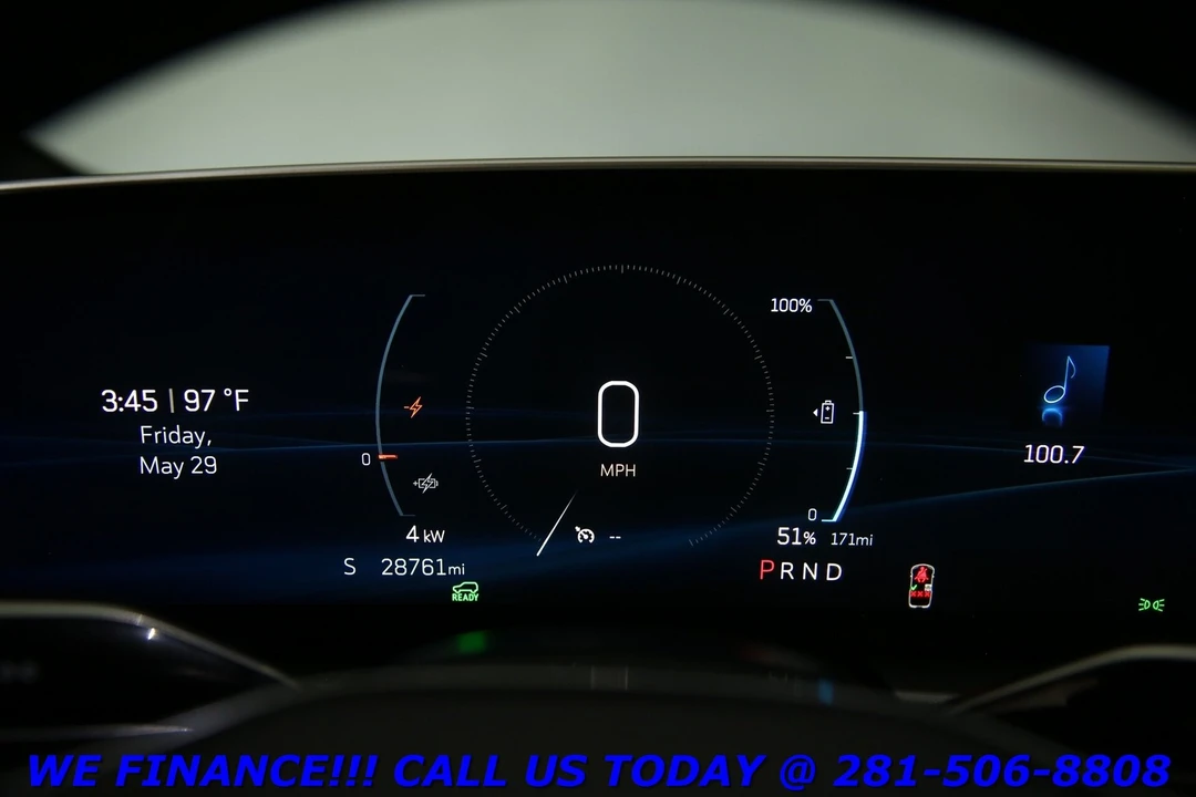 2024 Cadillac Lyriq - Image 16 of 24