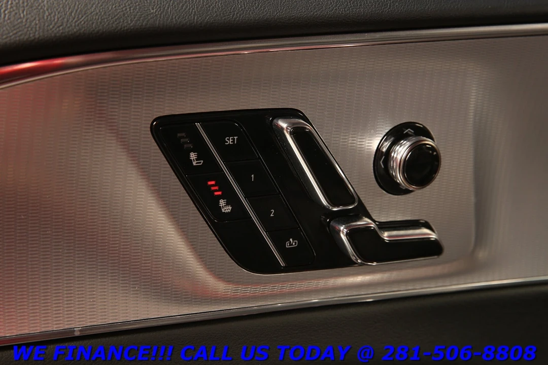 2024 Cadillac Lyriq - Image 10 of 24