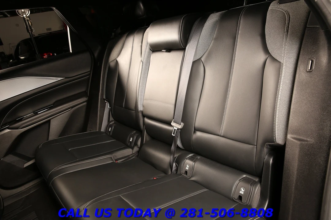 2024 Cadillac Lyriq - Image 22 of 24