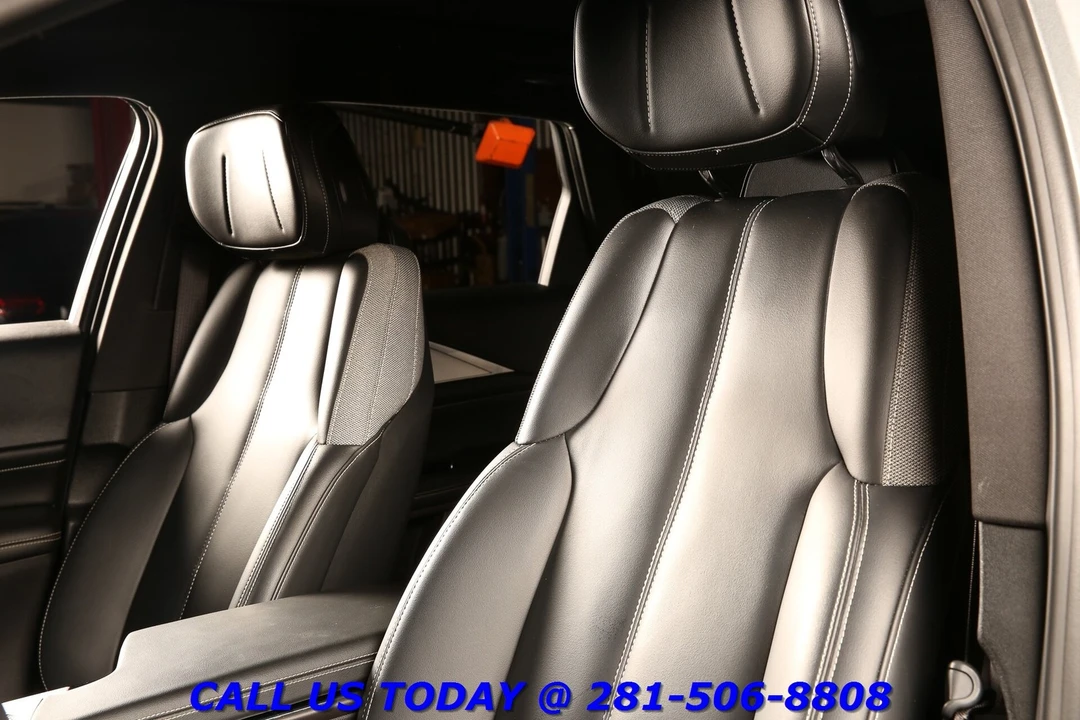 2024 Cadillac Lyriq - Image 12 of 24