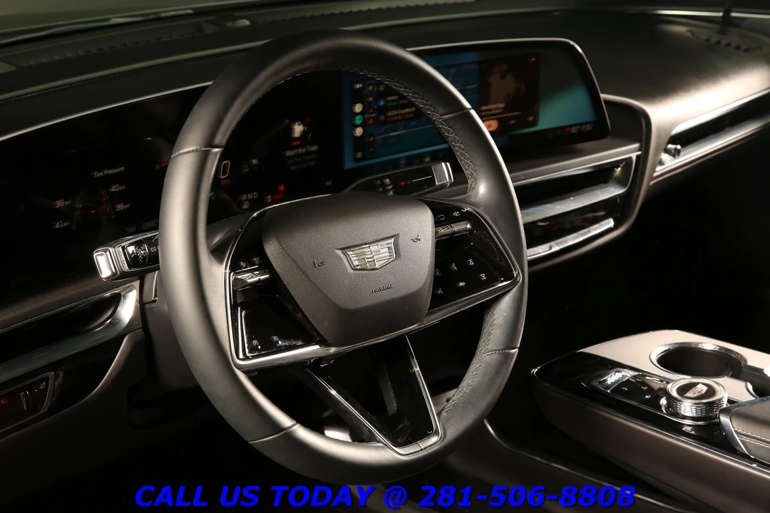2024 Cadillac Lyriq - Image 10 of 24