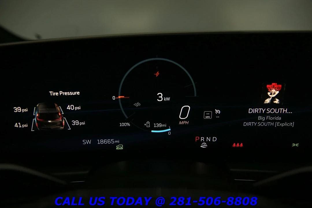 2024 Cadillac Lyriq - Image 15 of 24