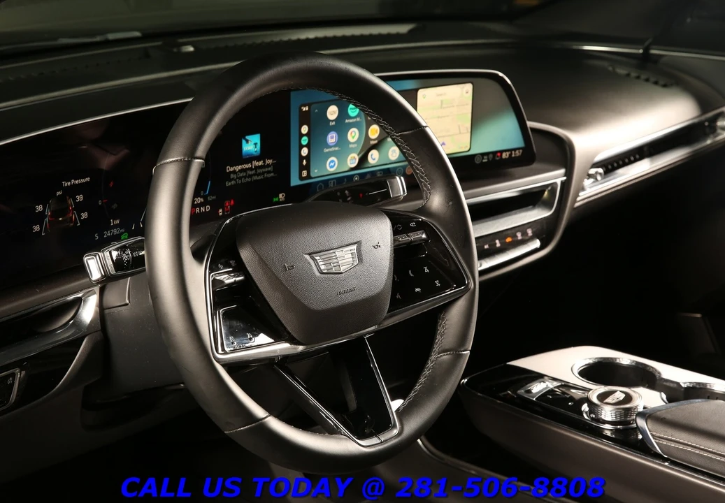 2024 Cadillac Lyriq - Image 11 of 24