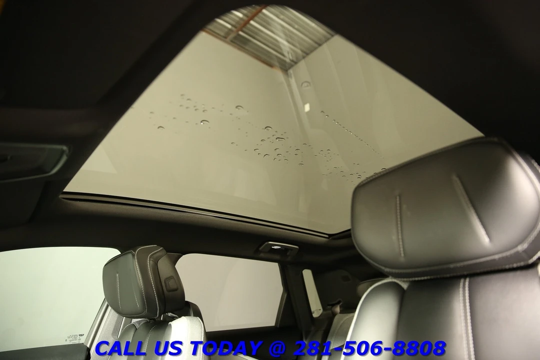 2024 Cadillac Lyriq - Image 12 of 24