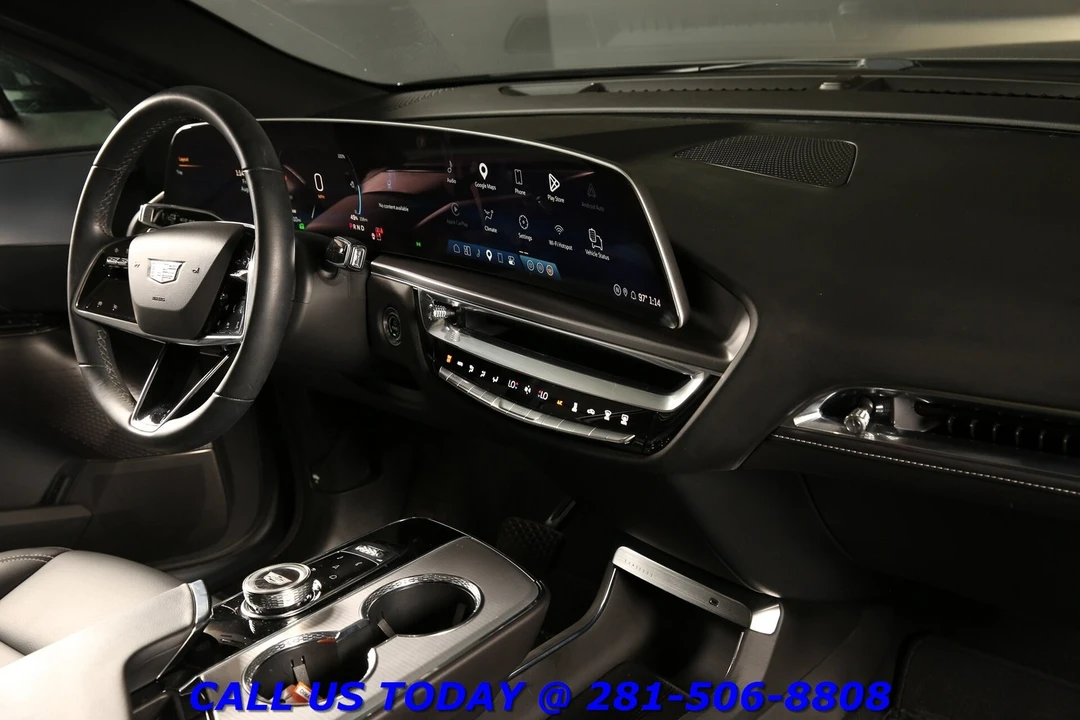 2024 Cadillac Lyriq - Image 19 of 24