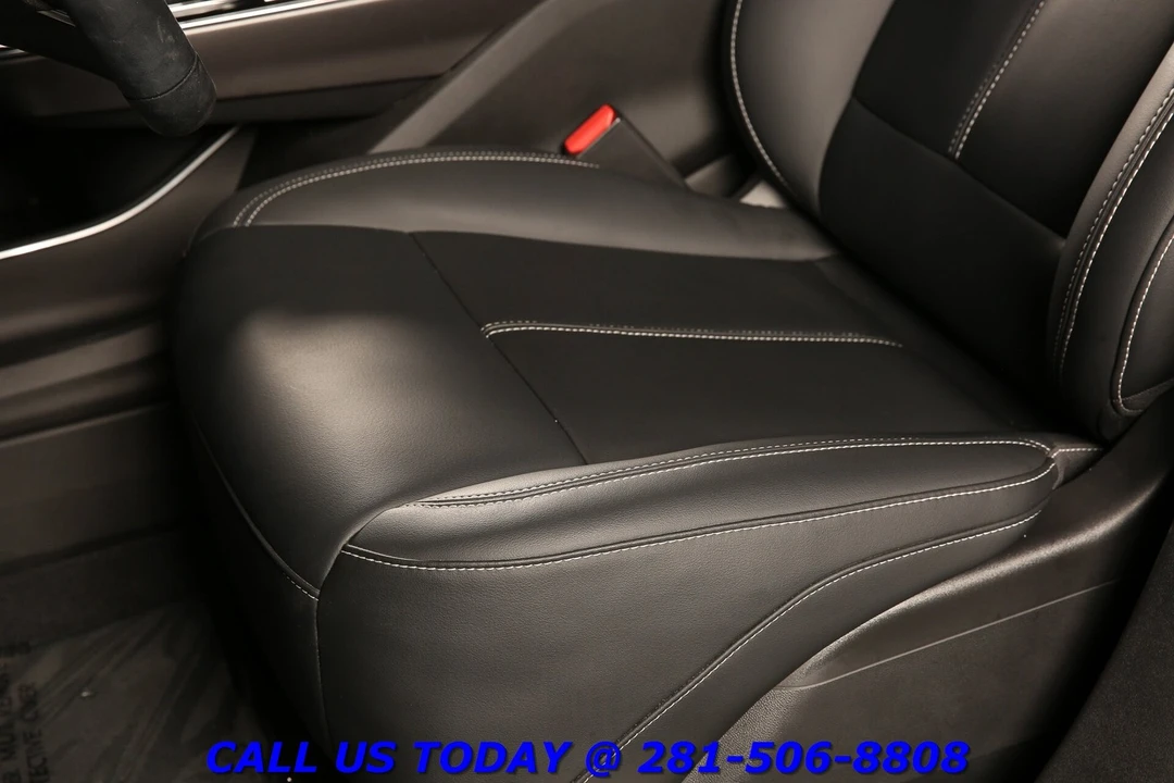 2024 Cadillac Lyriq - Image 13 of 24