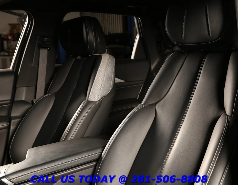 2024 Cadillac Lyriq - Image 12 of 24