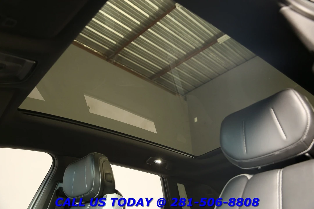 2024 Cadillac Lyriq - Image 11 of 24