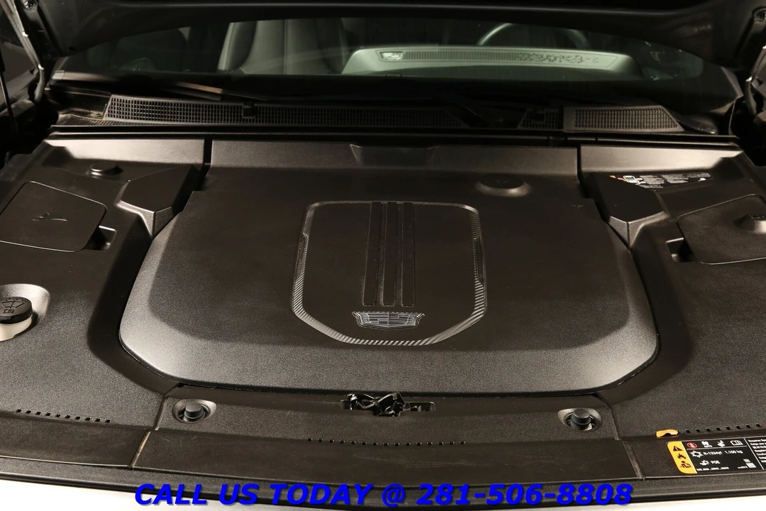 2024 Cadillac Lyriq - Image 21 of 24