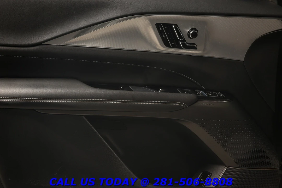 2024 Cadillac Lyriq - Image 9 of 24