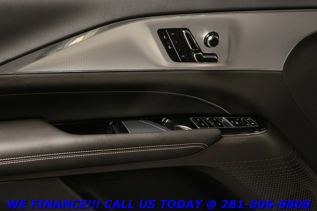 2024 Cadillac Lyriq - Image 9 of 21