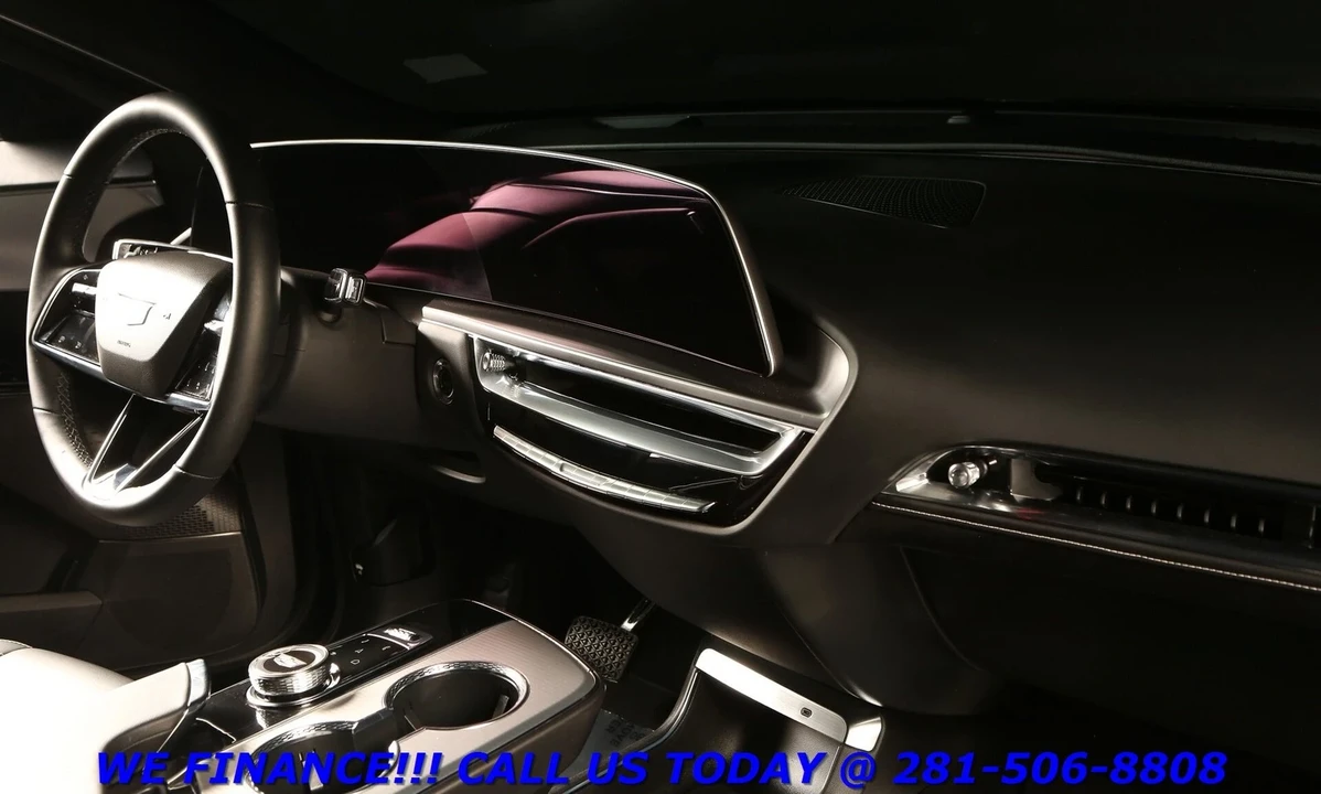 2024 Cadillac Lyriq - Image 19 of 21