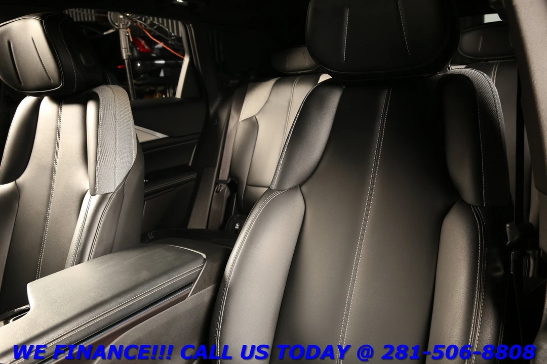 2024 Cadillac Lyriq - Image 13 of 21