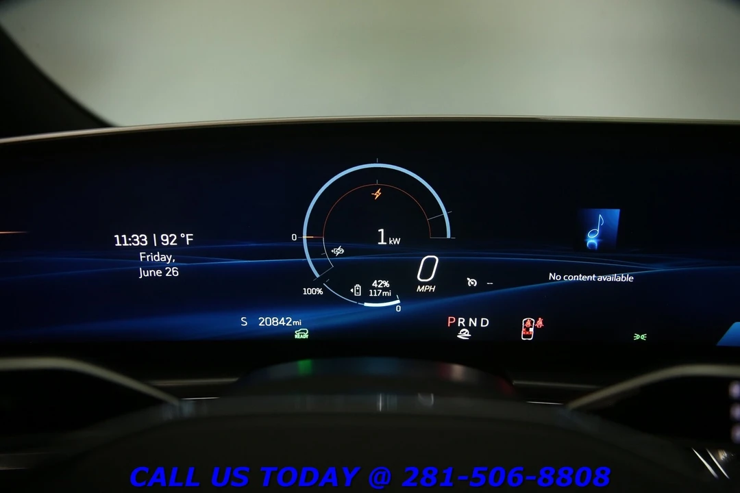 2024 Cadillac Lyriq - Image 15 of 24