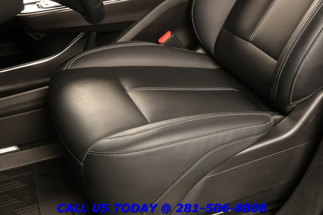 2024 Cadillac Lyriq - Image 13 of 24