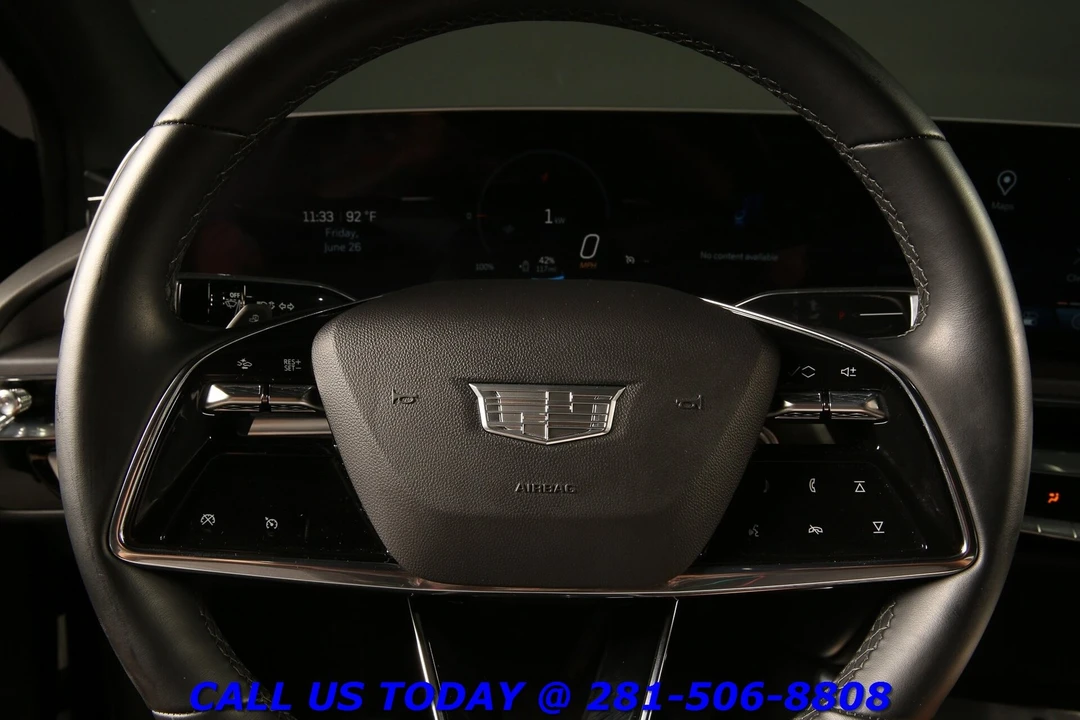 2024 Cadillac Lyriq - Image 14 of 24