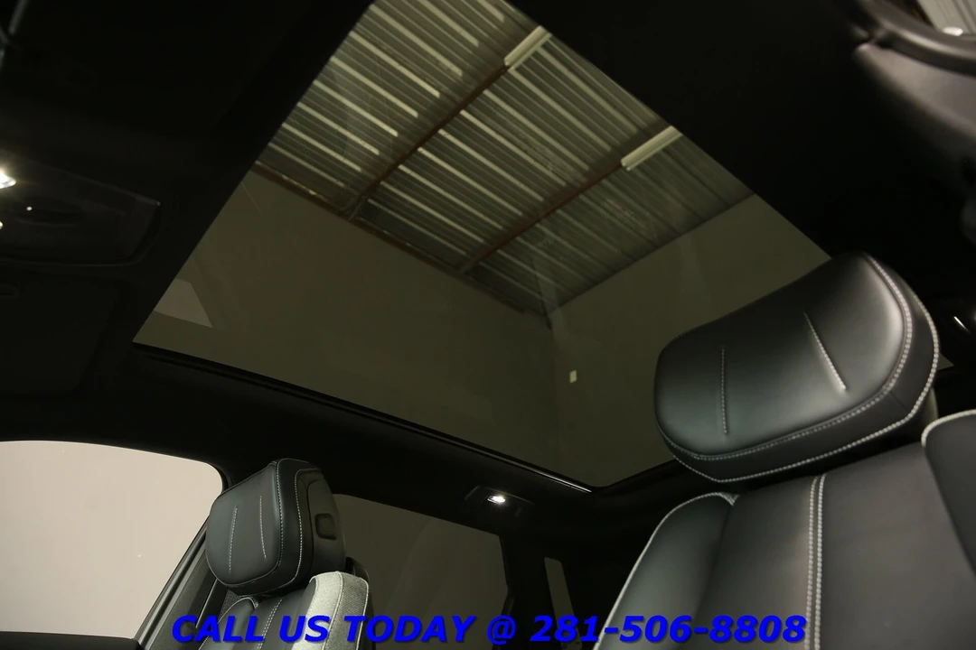 2024 Cadillac Lyriq - Image 11 of 24