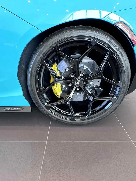 2024 Lamborghini Revuelto - Image 5 of 10