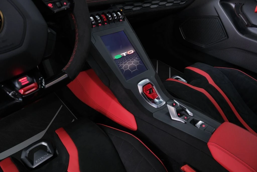 2024 Lamborghini Huracan LP640-4 EVO - Image 14 of 31