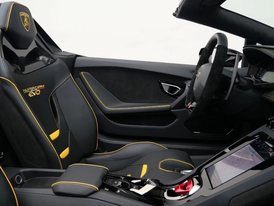 2024 Lamborghini Huracan LP640-4 EVO - Image 25 of 31