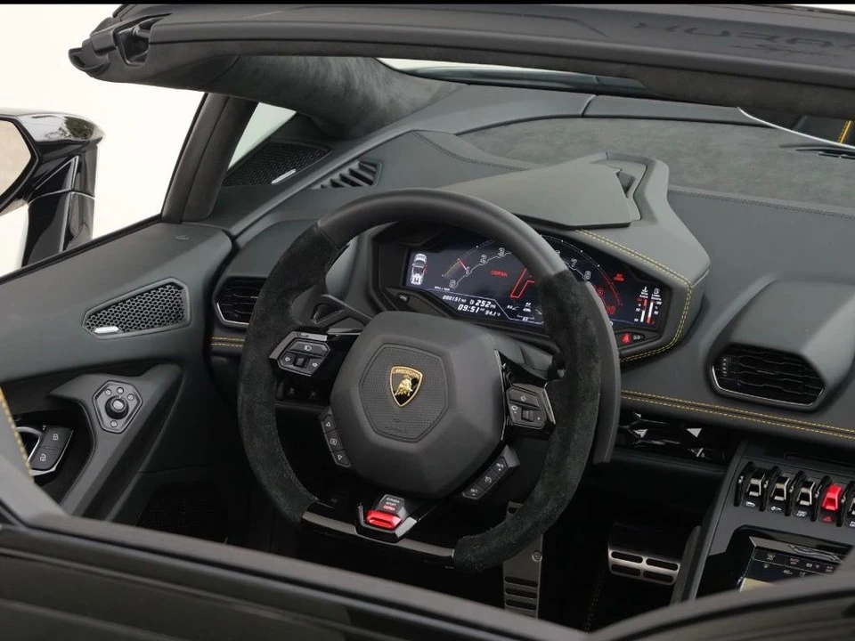 2024 Lamborghini Huracan LP640-4 EVO - Image 28 of 31