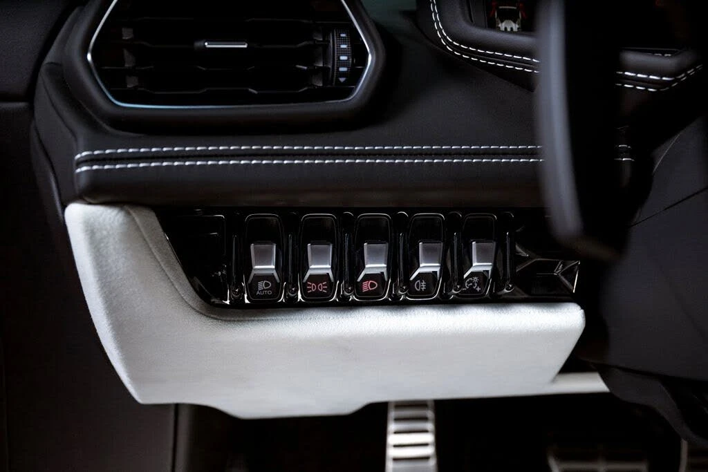 2024 Lamborghini Huracan LP640-4 EVO - Image 28 of 31