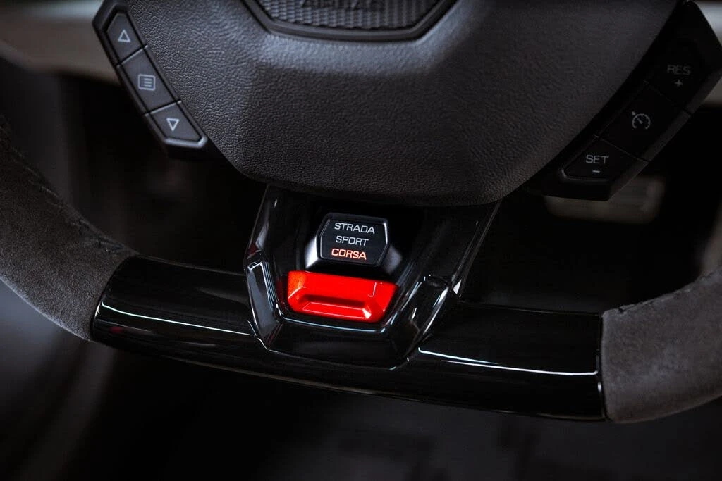 2024 Lamborghini Huracan LP640-4 EVO - Image 19 of 31