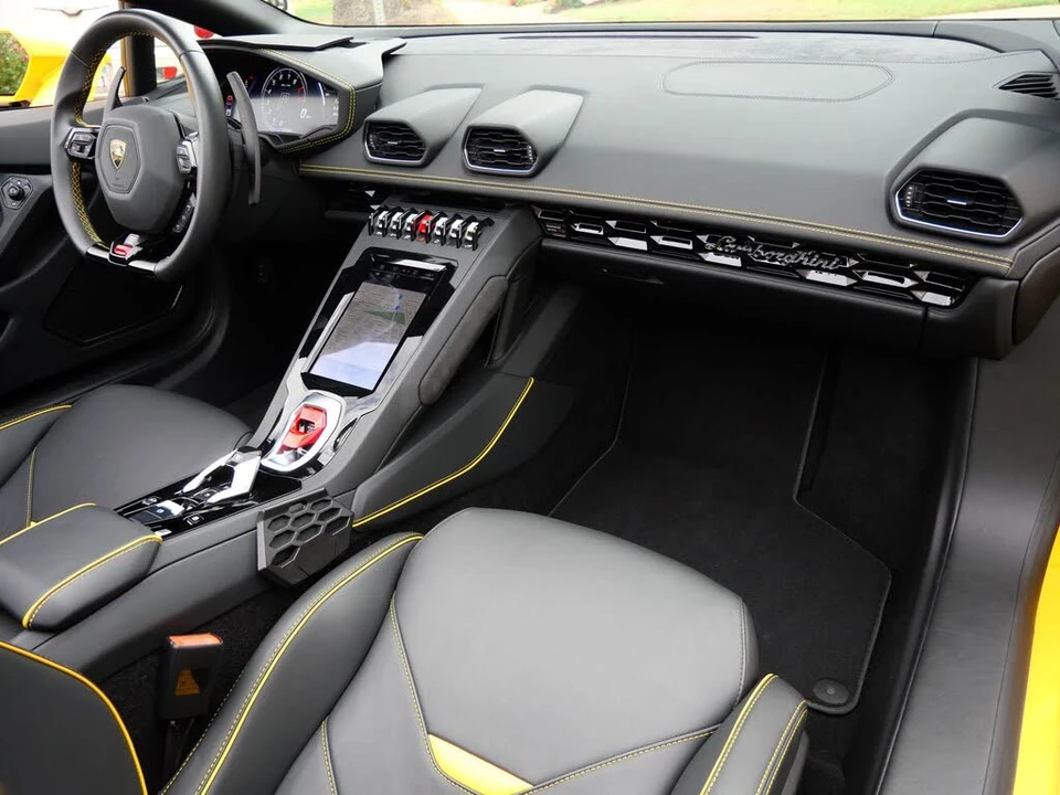 2024 Lamborghini Huracan LP640-4 EVO - Image 7 of 24