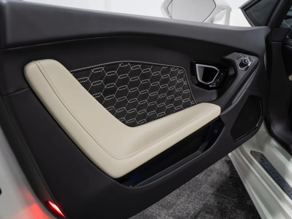 2024 Lamborghini Huracan LP640-4 EVO - Image 23 of 31