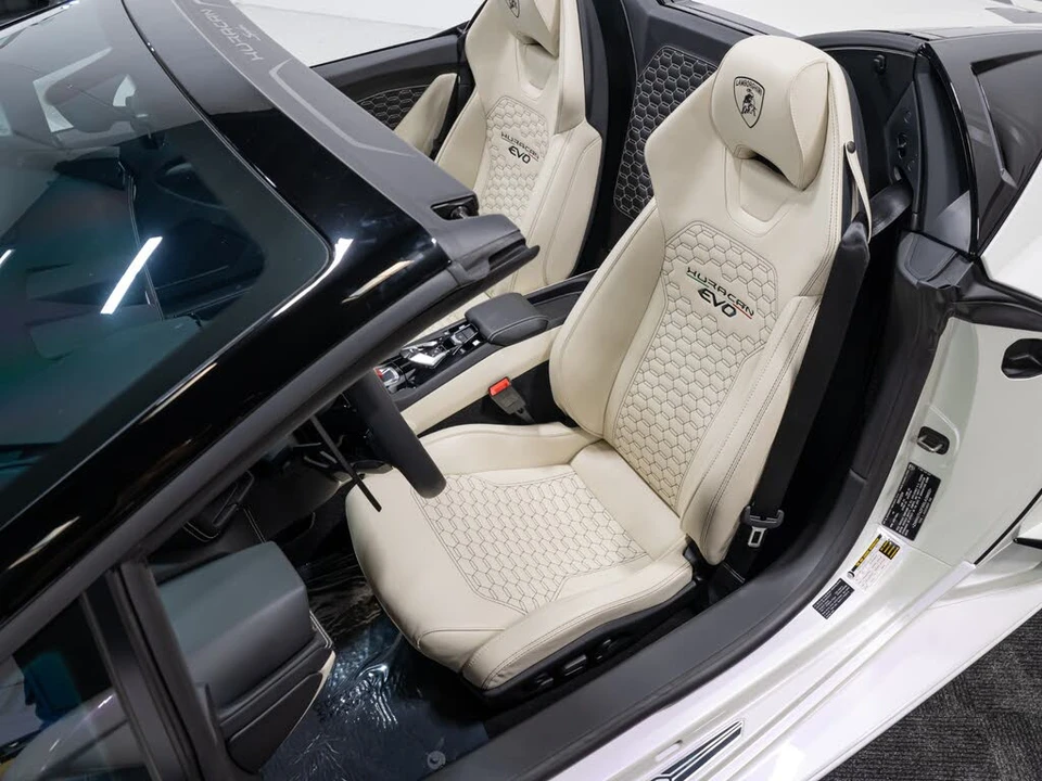 2024 Lamborghini Huracan LP640-4 EVO - Image 26 of 31
