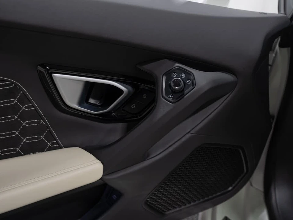 2024 Lamborghini Huracan LP640-4 EVO - Image 24 of 31