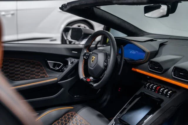 2024 Lamborghini Huracan LP640-4 EVO - Image 24 of 31