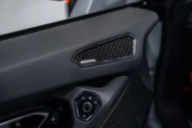 2024 Lamborghini Huracan LP640-4 EVO - Image 17 of 31