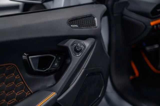 2024 Lamborghini Huracan LP640-4 EVO - Image 16 of 31